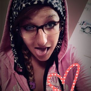 Meet your Posher, Stephanie